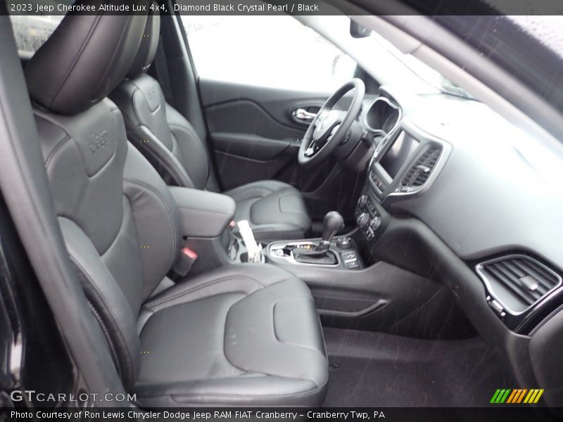Diamond Black Crystal Pearl / Black 2023 Jeep Cherokee Altitude Lux 4x4