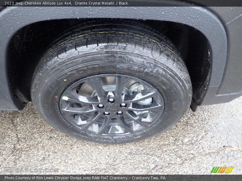 Granite Crystal Metallic / Black 2023 Jeep Cherokee Altitude Lux 4x4