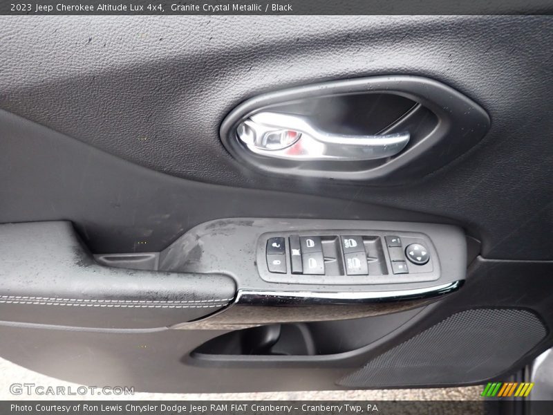 Granite Crystal Metallic / Black 2023 Jeep Cherokee Altitude Lux 4x4