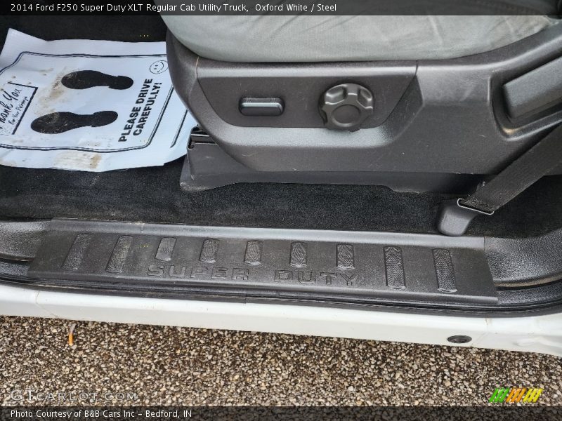 Oxford White / Steel 2014 Ford F250 Super Duty XLT Regular Cab Utility Truck