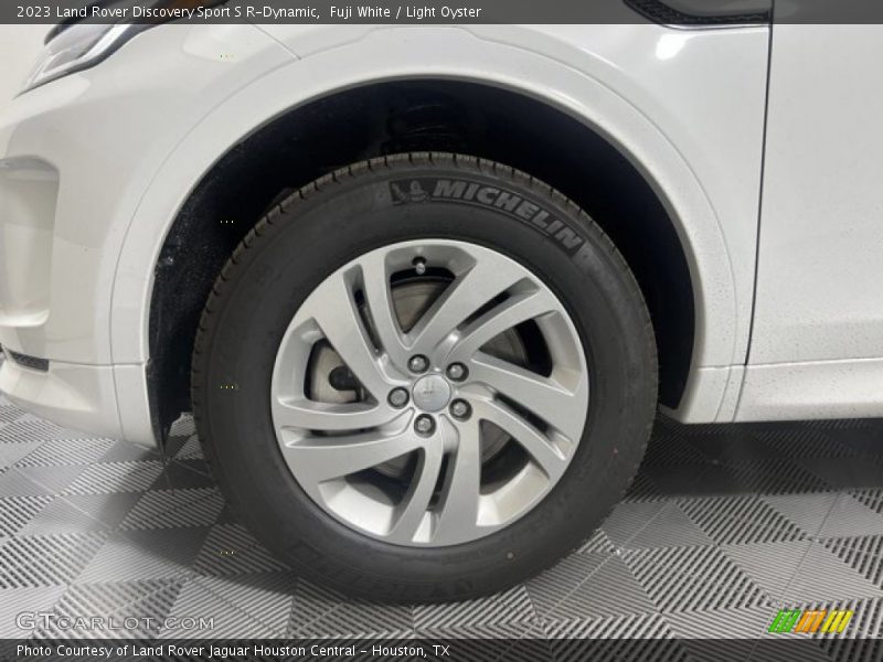  2023 Discovery Sport S R-Dynamic Wheel