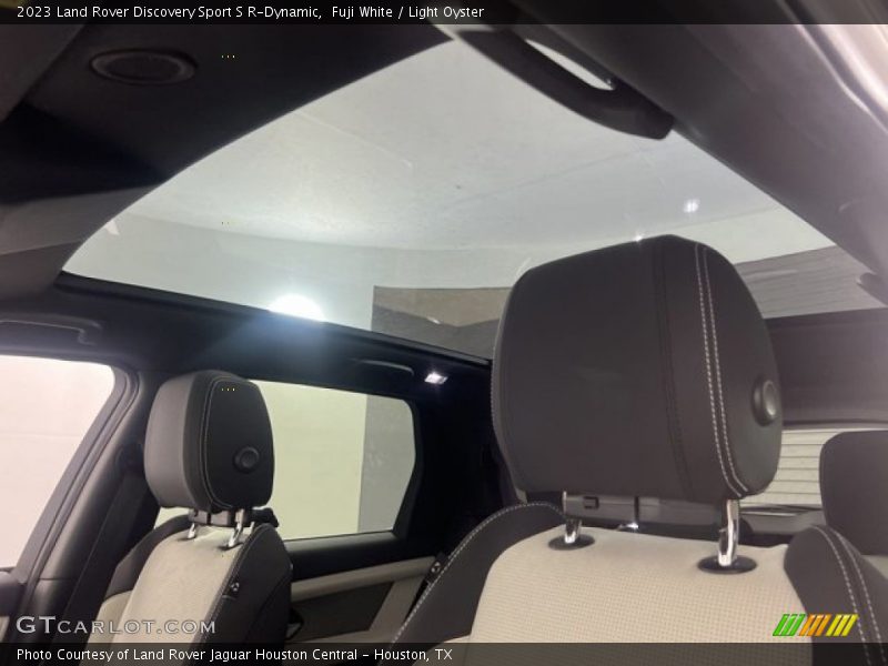 Sunroof of 2023 Discovery Sport S R-Dynamic