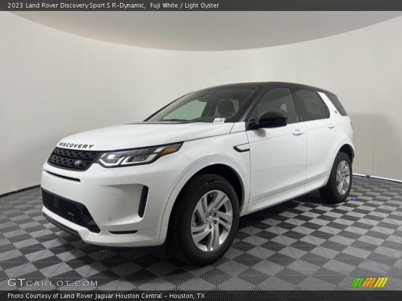 Fuji White / Light Oyster 2023 Land Rover Discovery Sport S R-Dynamic