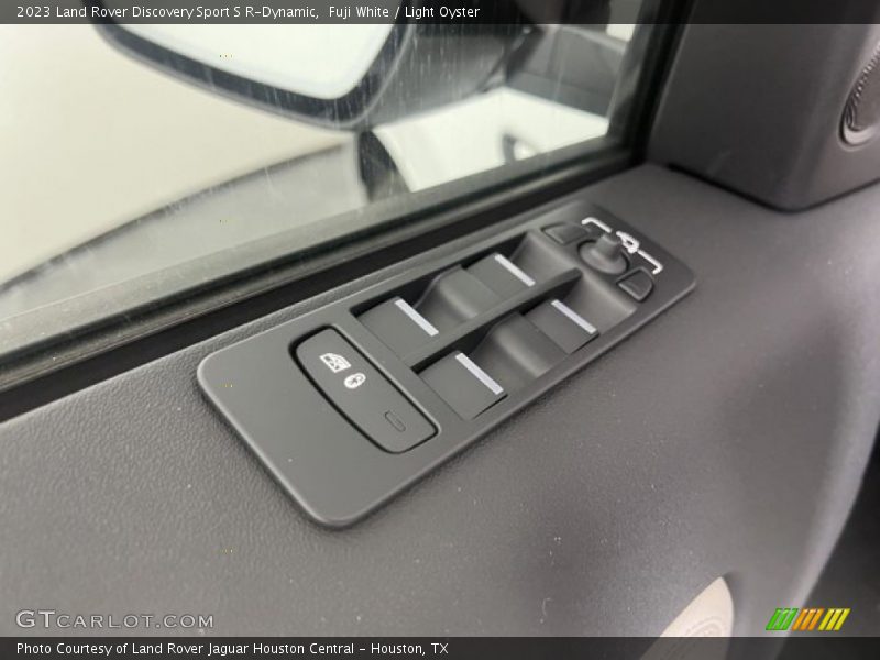 Fuji White / Light Oyster 2023 Land Rover Discovery Sport S R-Dynamic