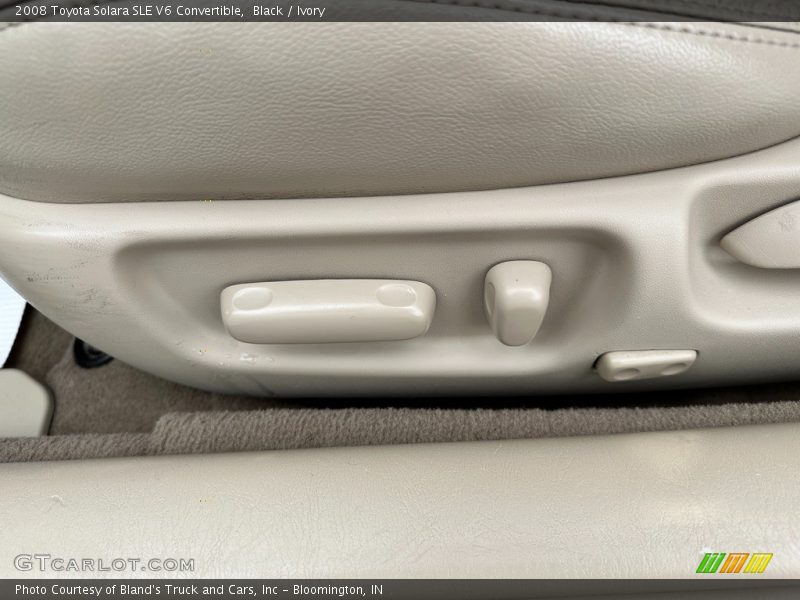 Black / Ivory 2008 Toyota Solara SLE V6 Convertible