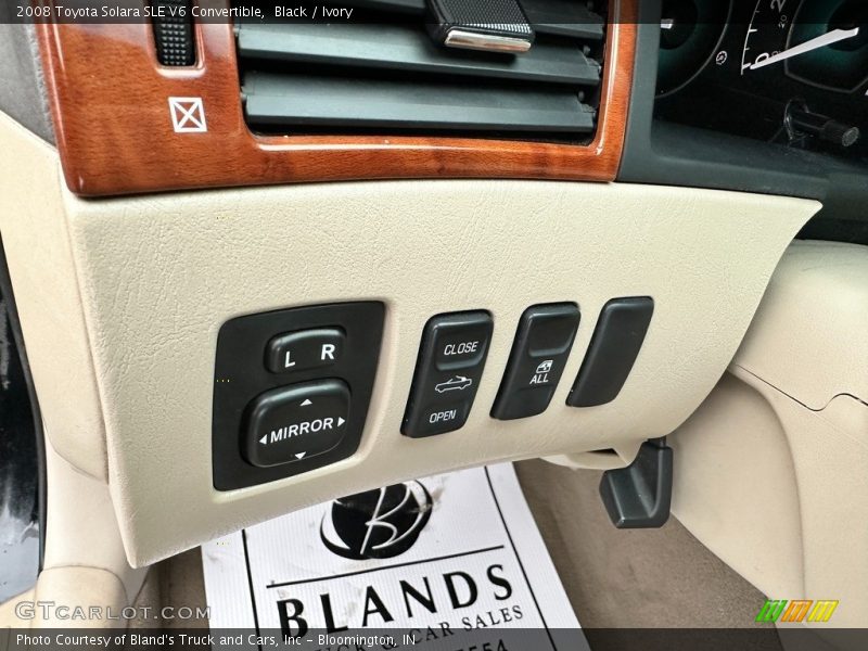 Black / Ivory 2008 Toyota Solara SLE V6 Convertible