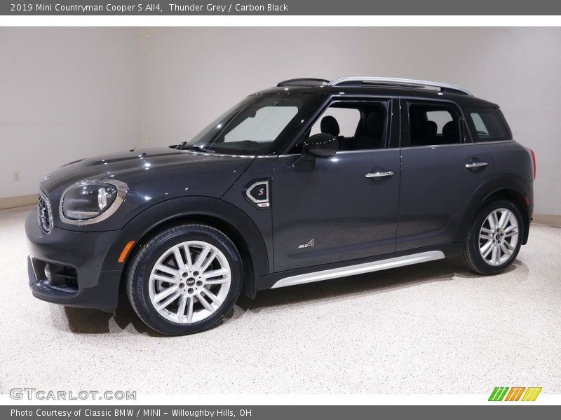 Front 3/4 View of 2019 Countryman Cooper S All4