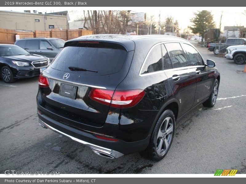 Black / Black 2019 Mercedes-Benz GLC 300