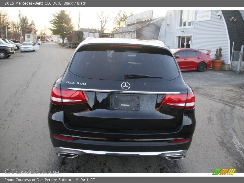 Black / Black 2019 Mercedes-Benz GLC 300