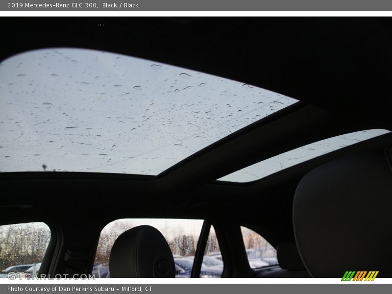 Black / Black 2019 Mercedes-Benz GLC 300