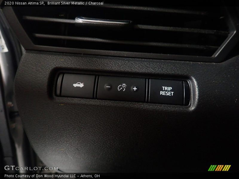 Brilliant Silver Metallic / Charcoal 2020 Nissan Altima SR