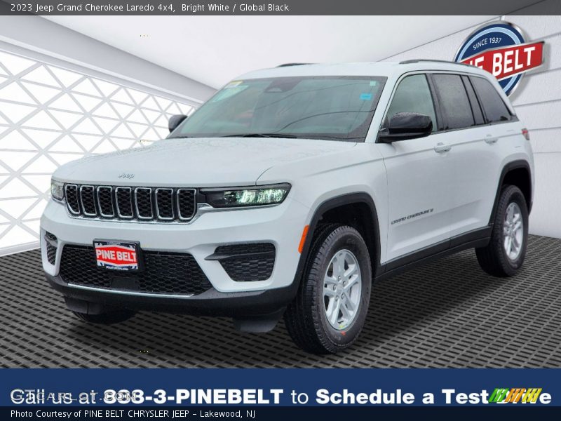 Bright White / Global Black 2023 Jeep Grand Cherokee Laredo 4x4