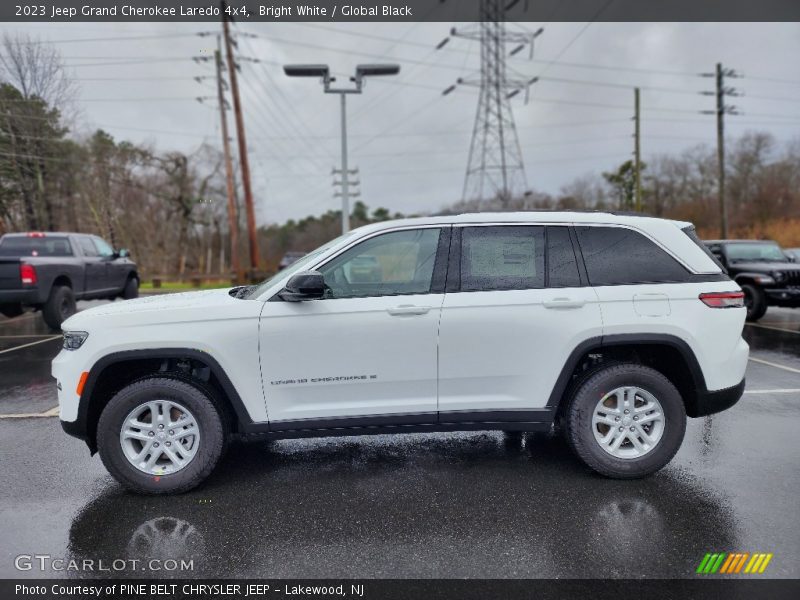 Bright White / Global Black 2023 Jeep Grand Cherokee Laredo 4x4
