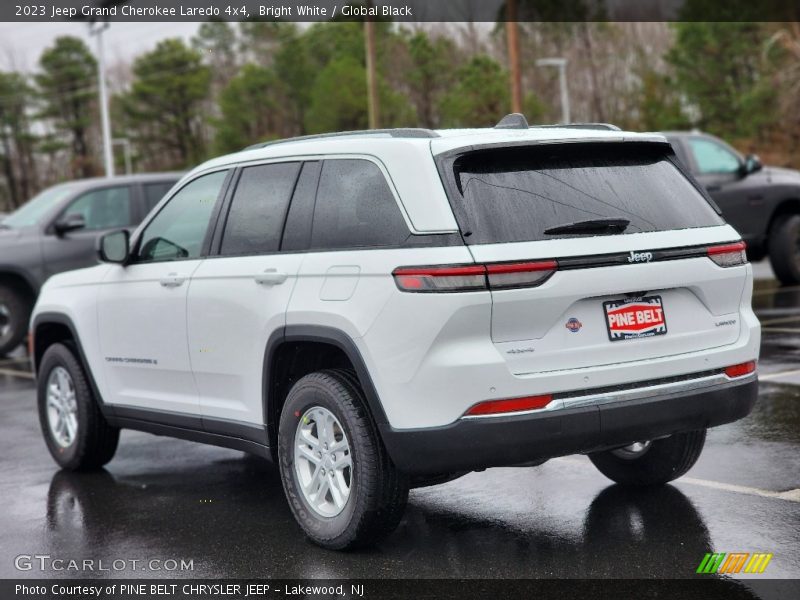 Bright White / Global Black 2023 Jeep Grand Cherokee Laredo 4x4