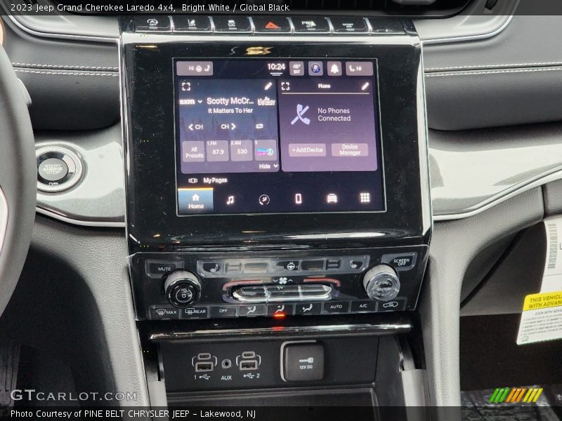 Bright White / Global Black 2023 Jeep Grand Cherokee Laredo 4x4