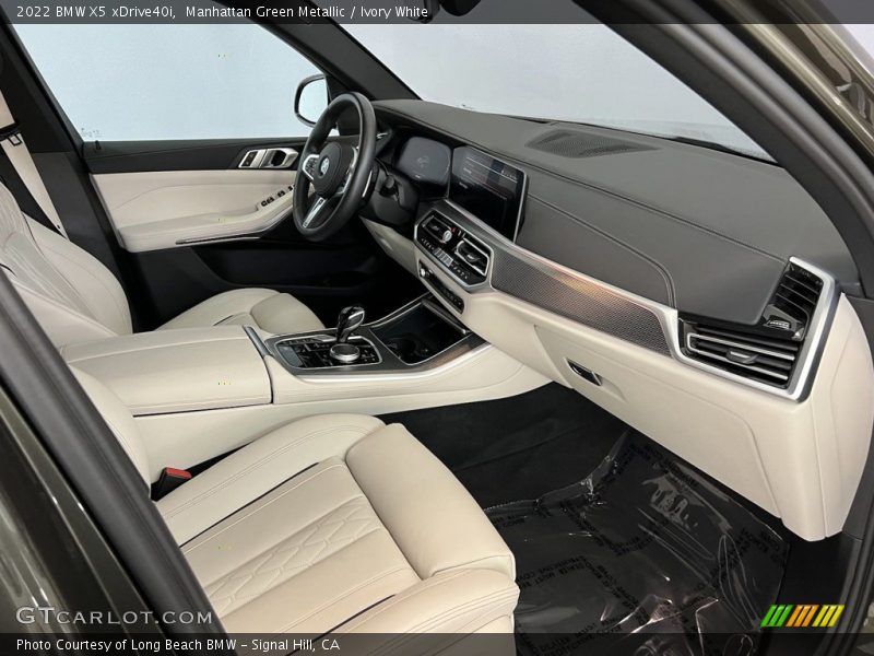 Front Seat of 2022 X5 xDrive40i