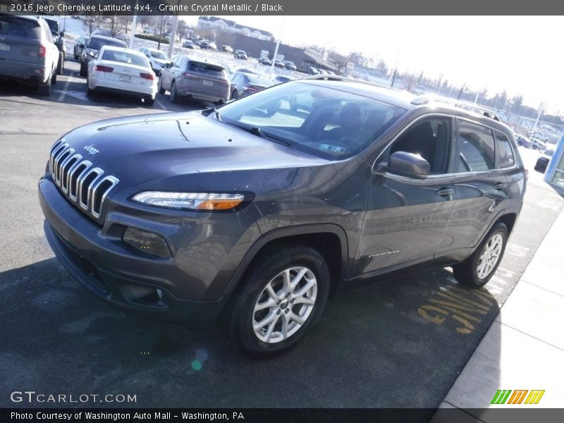 Granite Crystal Metallic / Black 2016 Jeep Cherokee Latitude 4x4