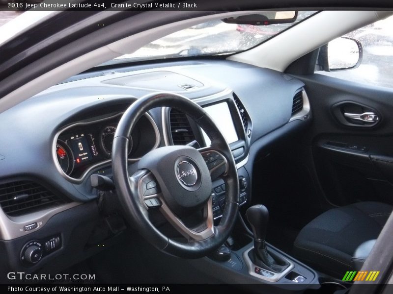 Granite Crystal Metallic / Black 2016 Jeep Cherokee Latitude 4x4