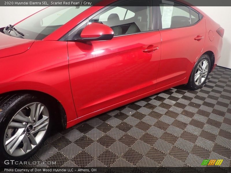Scarlet Red Pearl / Gray 2020 Hyundai Elantra SEL