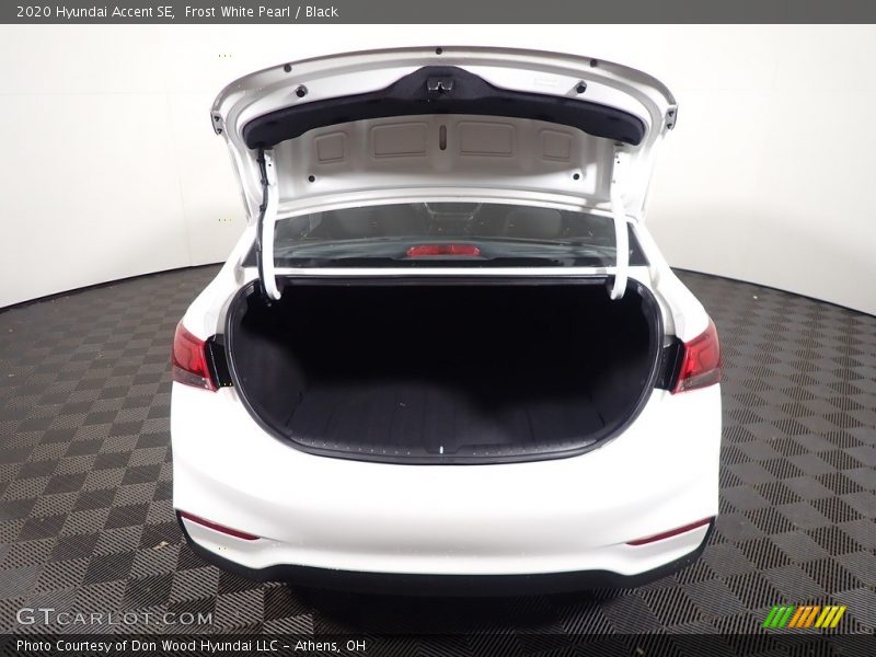 Frost White Pearl / Black 2020 Hyundai Accent SE