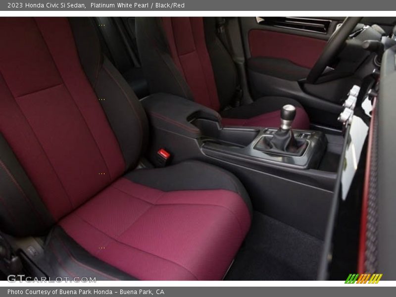 Front Seat of 2023 Civic Si Sedan