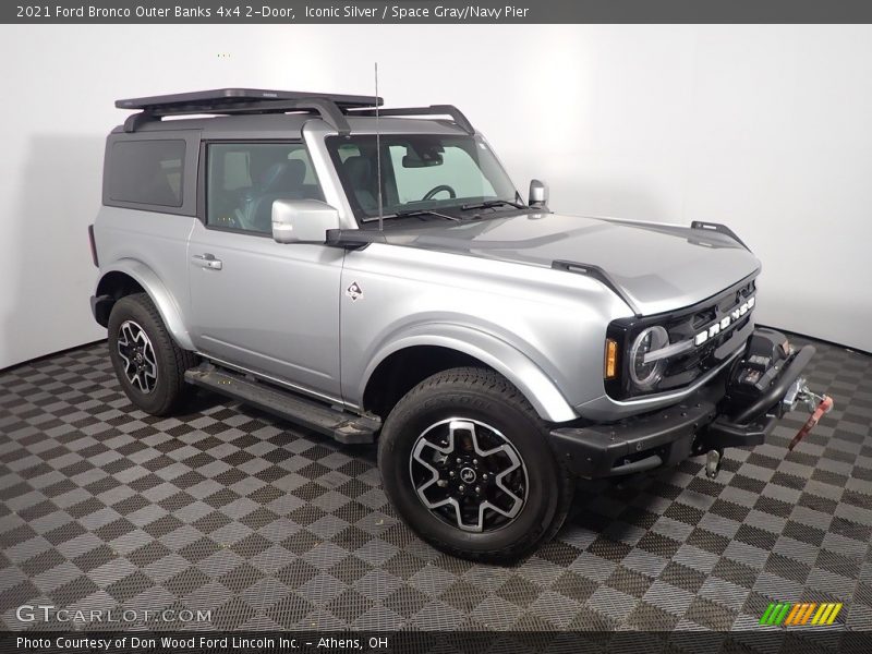 Front 3/4 View of 2021 Bronco Outer Banks 4x4 2-Door