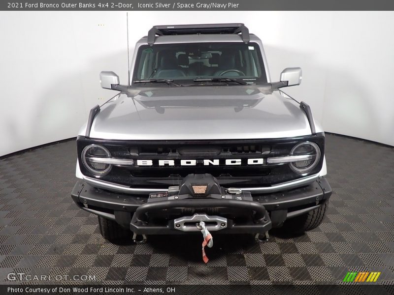  2021 Bronco Outer Banks 4x4 2-Door Iconic Silver