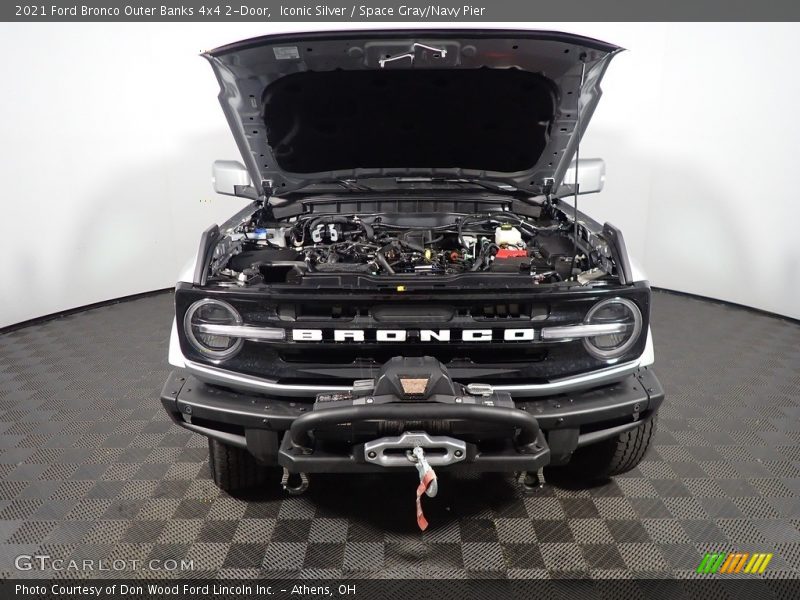 Iconic Silver / Space Gray/Navy Pier 2021 Ford Bronco Outer Banks 4x4 2-Door