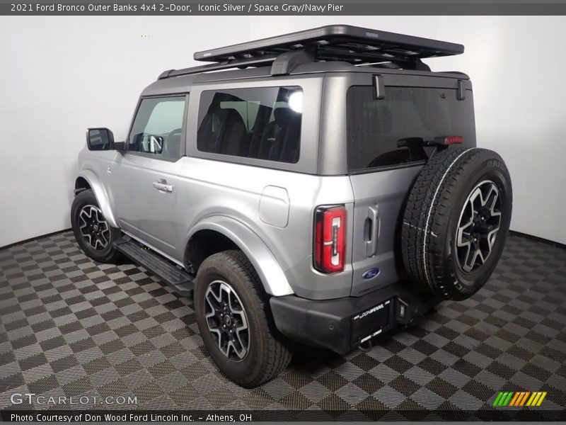  2021 Bronco Outer Banks 4x4 2-Door Iconic Silver