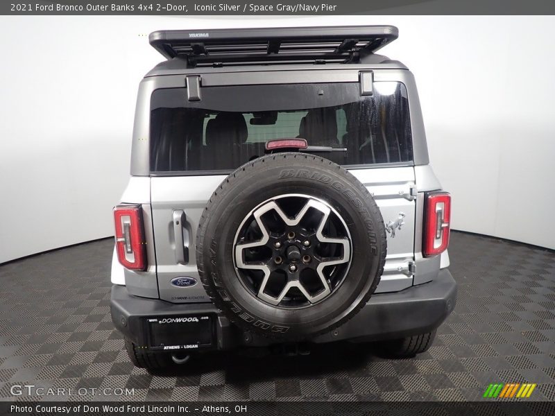 Iconic Silver / Space Gray/Navy Pier 2021 Ford Bronco Outer Banks 4x4 2-Door
