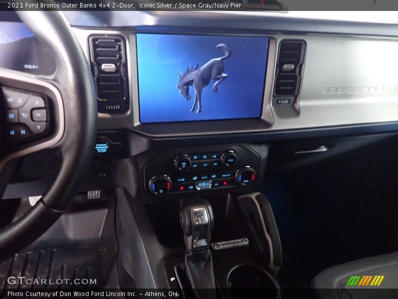 Iconic Silver / Space Gray/Navy Pier 2021 Ford Bronco Outer Banks 4x4 2-Door