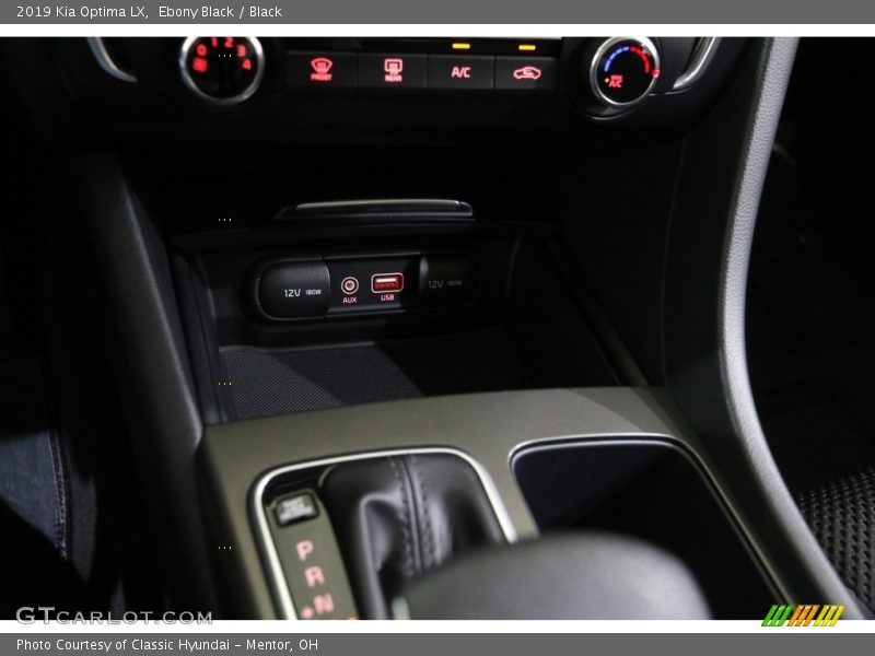 Ebony Black / Black 2019 Kia Optima LX
