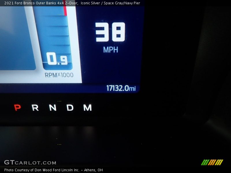 Iconic Silver / Space Gray/Navy Pier 2021 Ford Bronco Outer Banks 4x4 2-Door