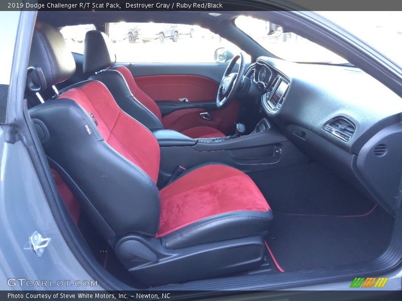 Destroyer Gray / Ruby Red/Black 2019 Dodge Challenger R/T Scat Pack
