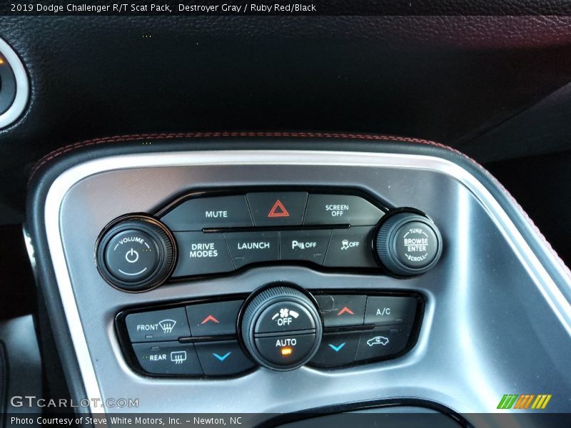 Destroyer Gray / Ruby Red/Black 2019 Dodge Challenger R/T Scat Pack