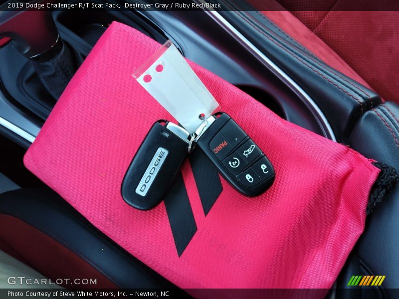 Destroyer Gray / Ruby Red/Black 2019 Dodge Challenger R/T Scat Pack