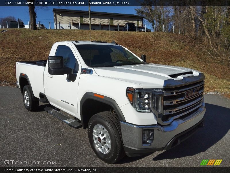 Front 3/4 View of 2022 Sierra 2500HD SLE Regular Cab 4WD