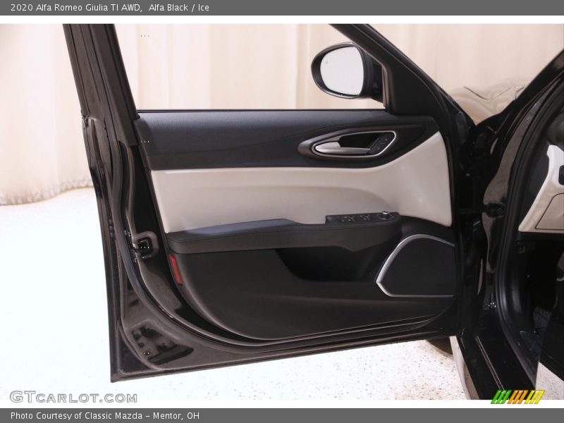 Door Panel of 2020 Giulia TI AWD