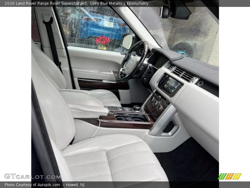 Loire Blue Metallic / Ebony/Ivory 2016 Land Rover Range Rover Supercharged