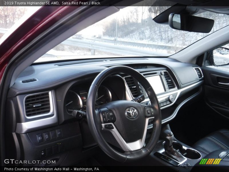 Salsa Red Pearl / Black 2019 Toyota Highlander SE AWD