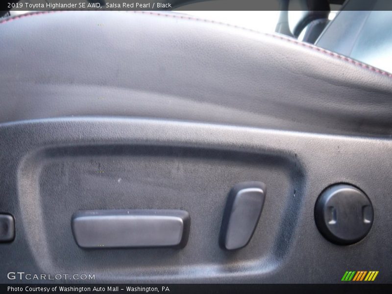 Salsa Red Pearl / Black 2019 Toyota Highlander SE AWD