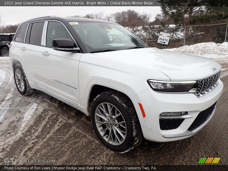 Bright White / Global Black/Wicker Beige 2022 Jeep Grand Cherokee Summit 4XE Hybrid