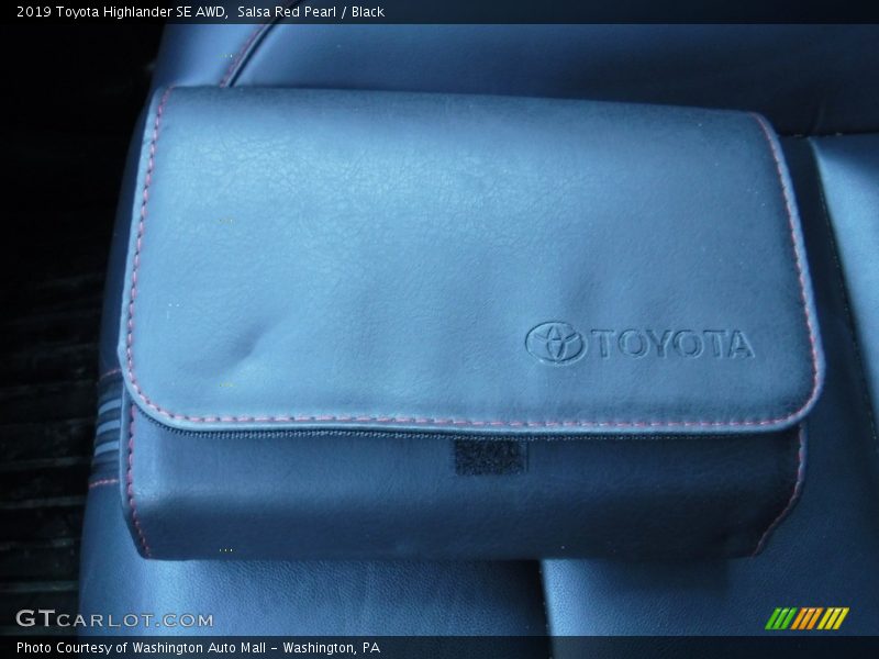Salsa Red Pearl / Black 2019 Toyota Highlander SE AWD