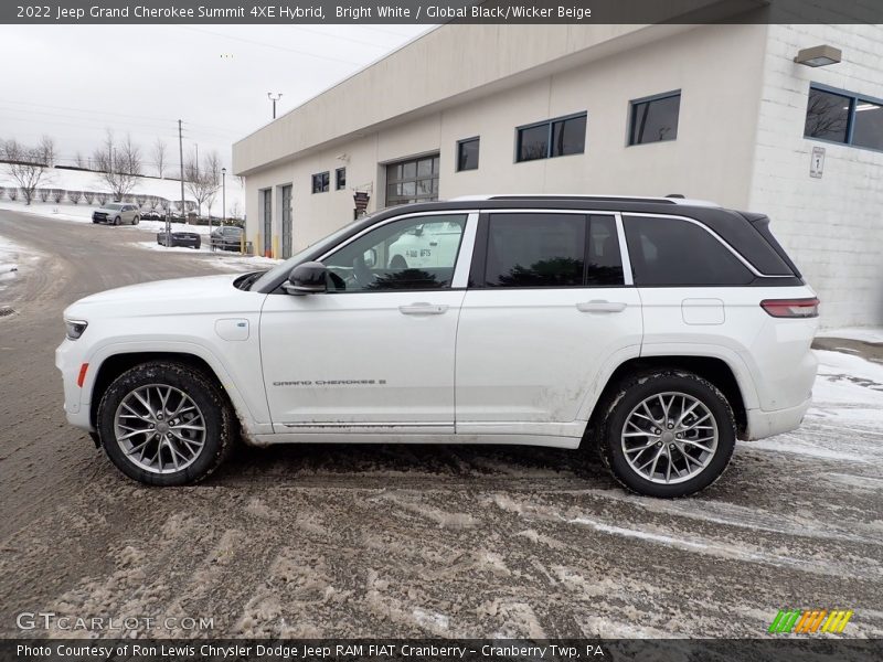 Bright White / Global Black/Wicker Beige 2022 Jeep Grand Cherokee Summit 4XE Hybrid