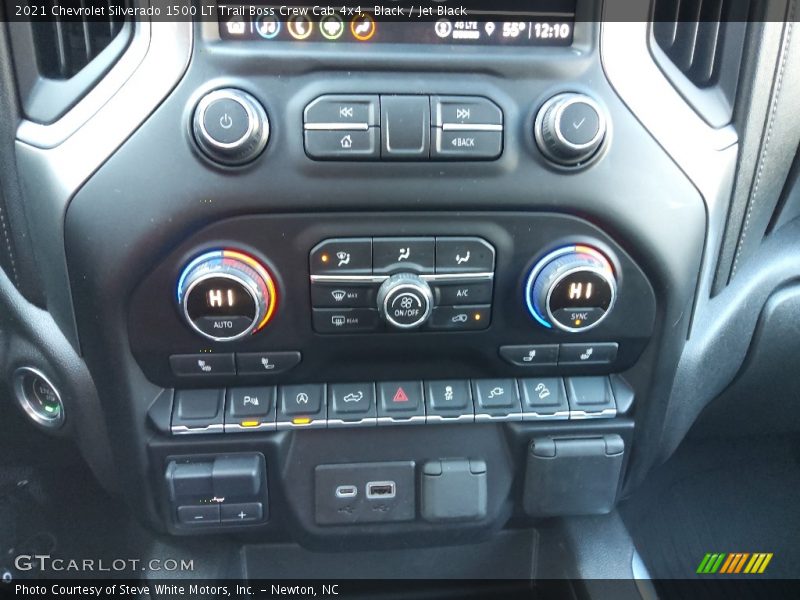 Controls of 2021 Silverado 1500 LT Trail Boss Crew Cab 4x4