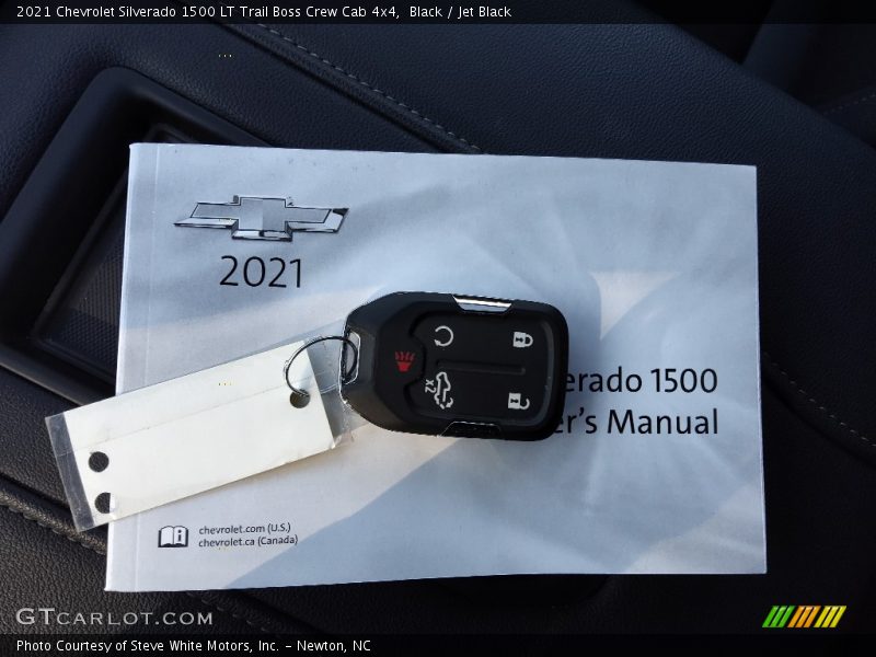 Keys of 2021 Silverado 1500 LT Trail Boss Crew Cab 4x4