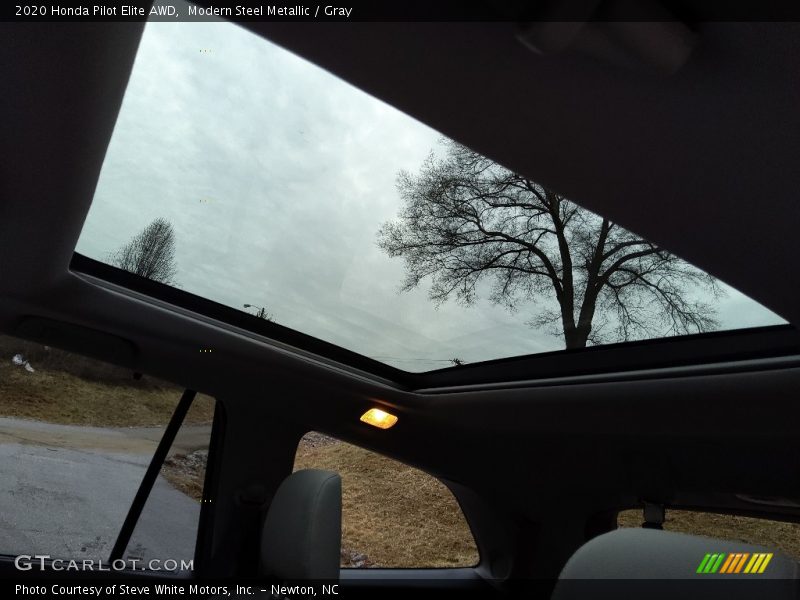 Sunroof of 2020 Pilot Elite AWD