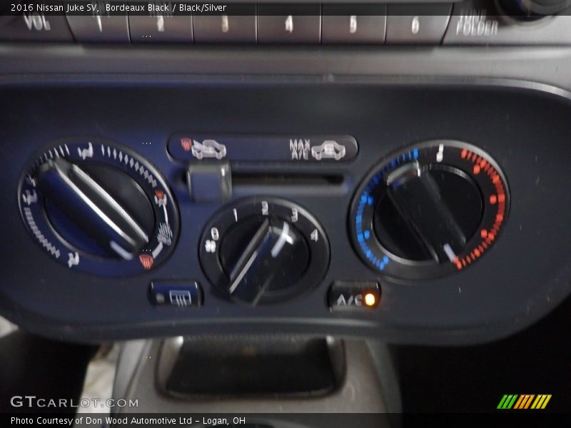 Bordeaux Black / Black/Silver 2016 Nissan Juke SV