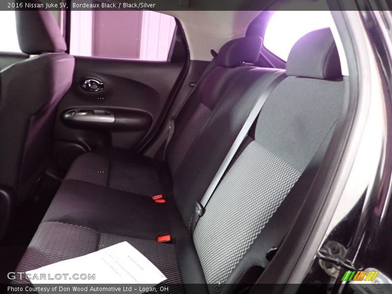 Bordeaux Black / Black/Silver 2016 Nissan Juke SV