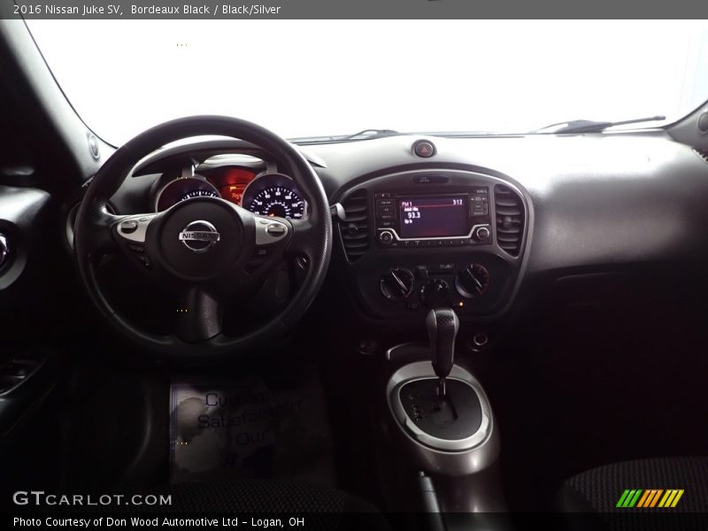 Bordeaux Black / Black/Silver 2016 Nissan Juke SV